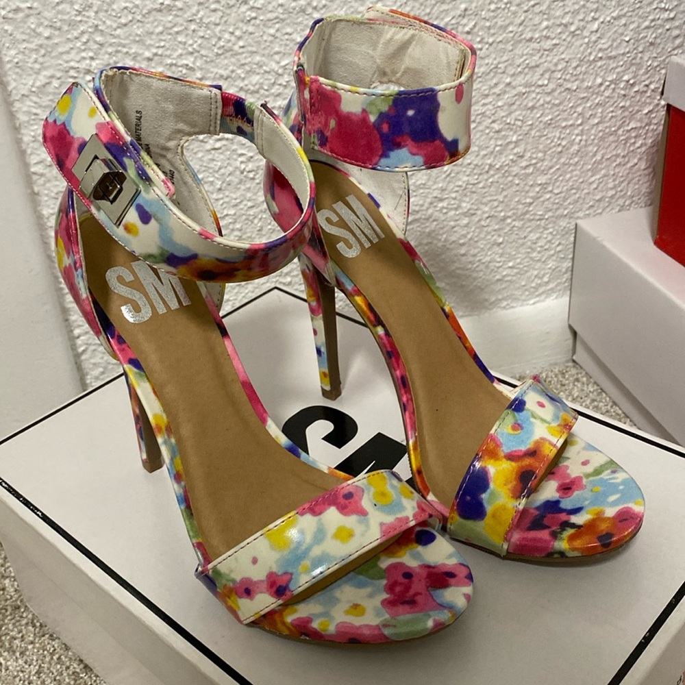 Size 6 Heels, new